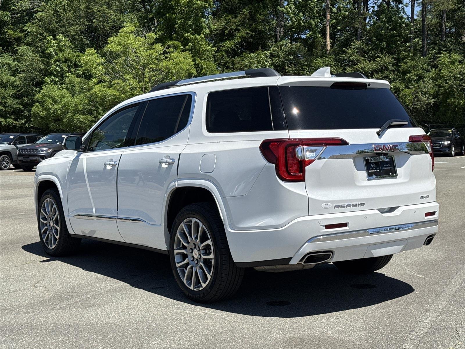 Used 2023 White Frost Tricoat GMC Denali image 30