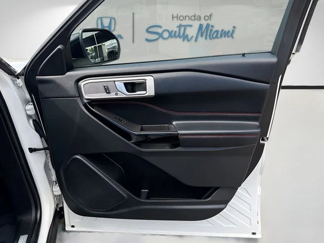 Used 2023 White Metallic Ford ST-Line image 33