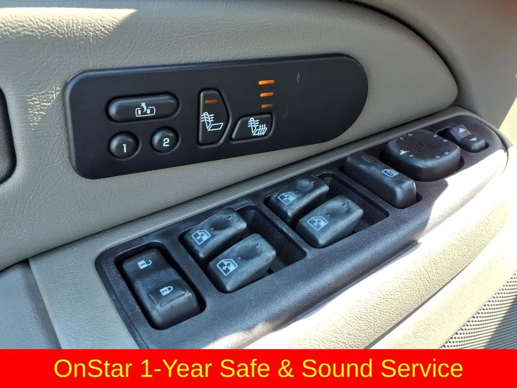 Used 2005 Silver GMC SLT image 22