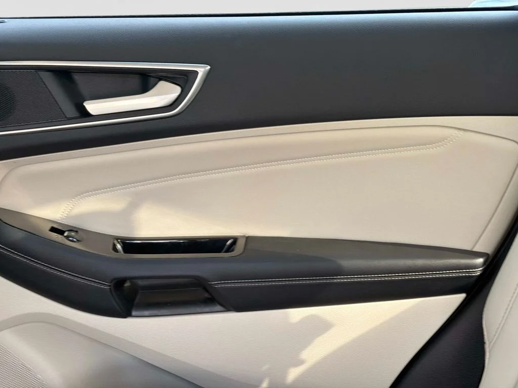 Used 2016 White Ford Titanium image 16