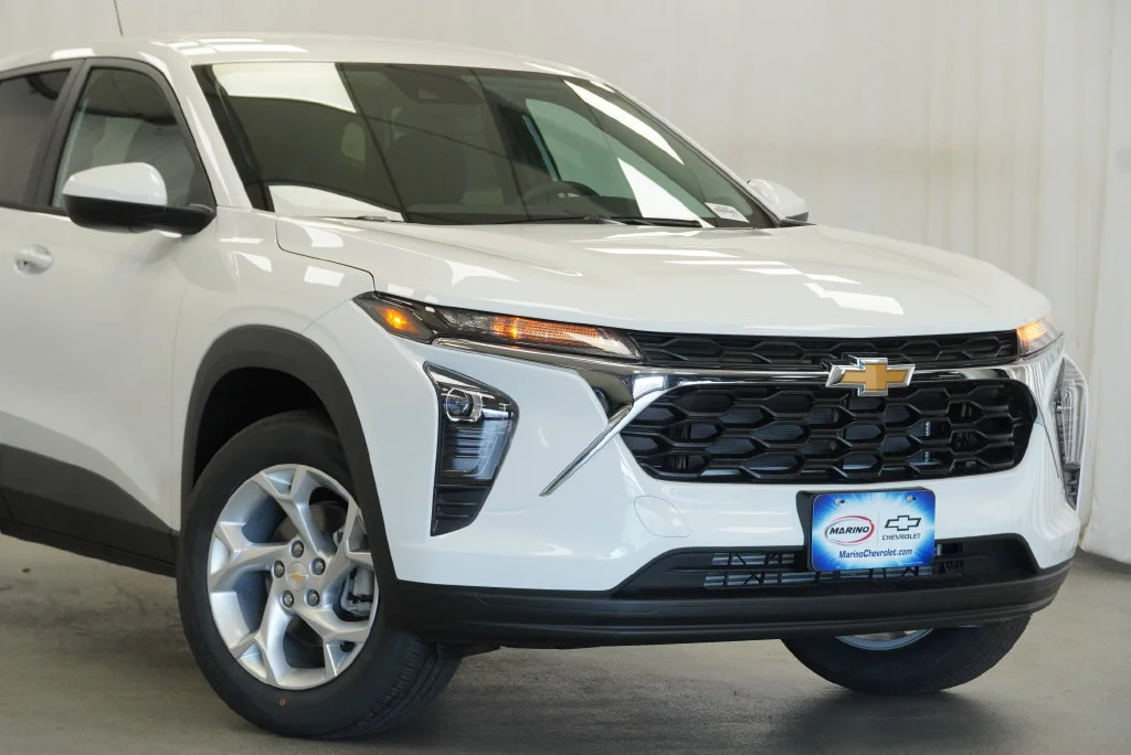 New 2026 Summit White Chevrolet LS image 7