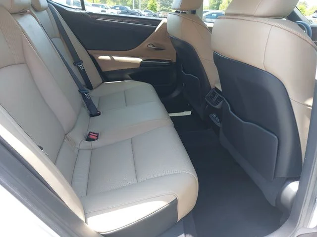 Used 2020 White Lexus 350 image 11