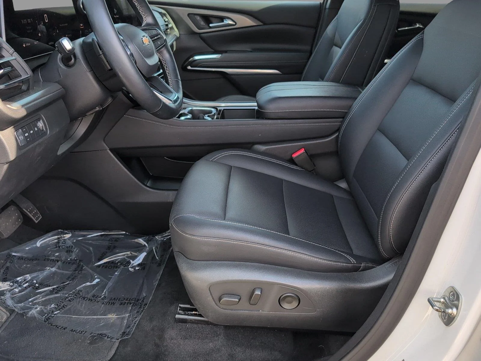 Used 2025 Summit White Chevrolet LT image 13