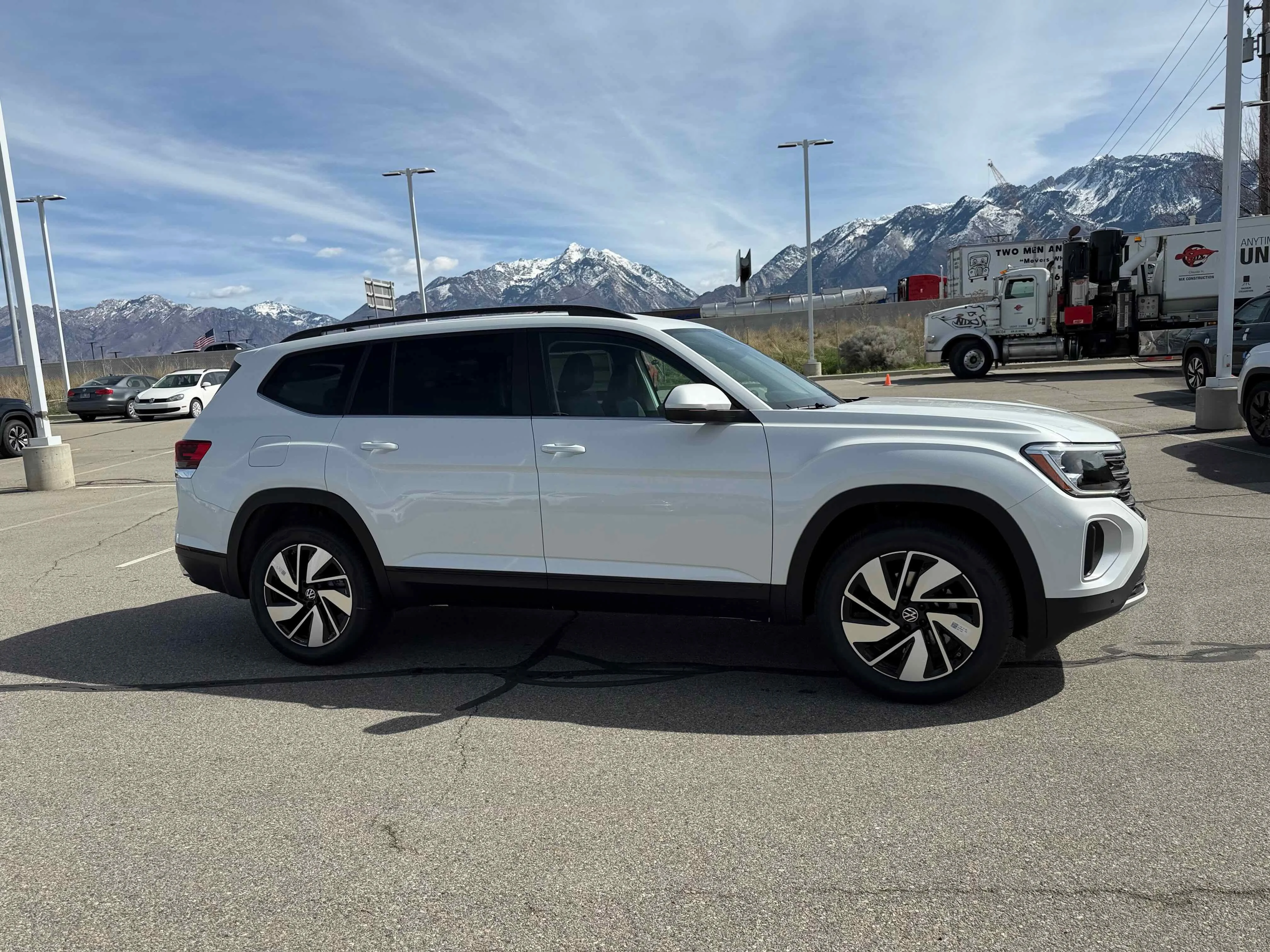 New 2026 Opal White Volkswagen 2.0T SE w/Technology image 8