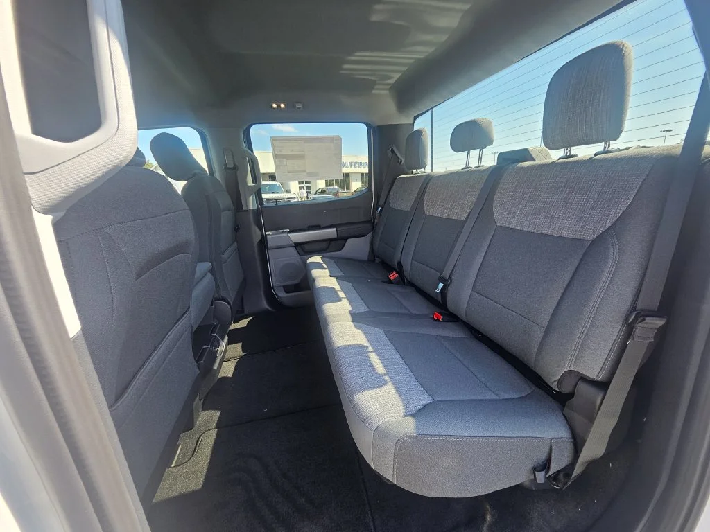 New 2027 Oxford White Ford F-250® XLT image 12