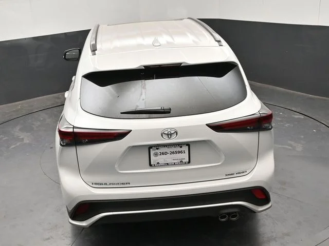 New 2026 Wind Chill Pearl <sup>1</sup> Toyota  XSE image 31
