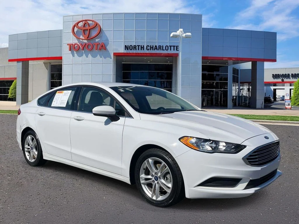 2018 Ford Fusion SE FWD's photo
