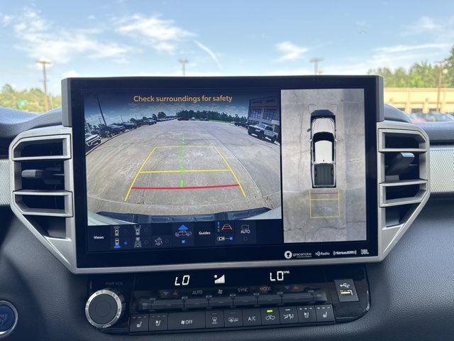 Used 2024 White Toyota  image 27