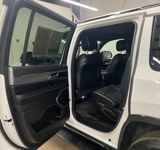 Used 2024 White Jeep Series II image 24