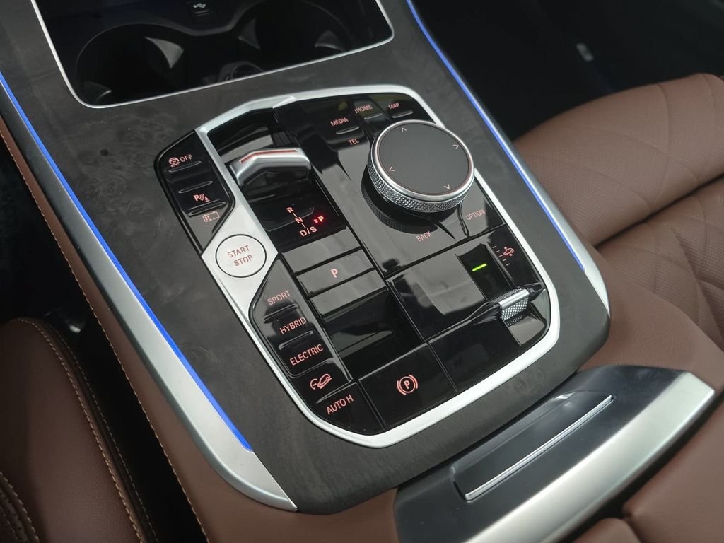New 2026 Mineral White Metallic BMW xDrive50e image 13
