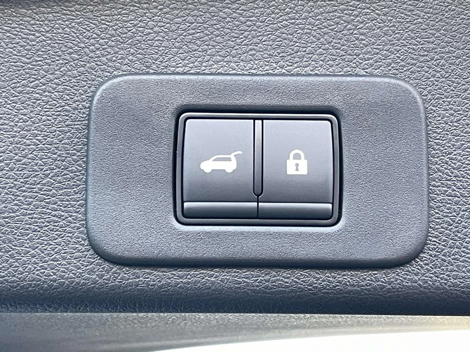 New 2026 Everest White Pearl Tricoat Nissan SL image 18