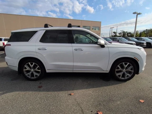 Used 2022 White Hyundai Limited image 4