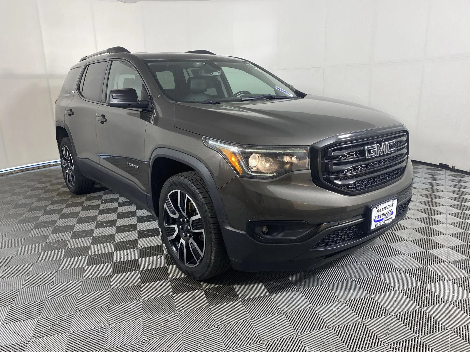 Used 2019 Smokey Quartz Metallic GMC SLT image 11
