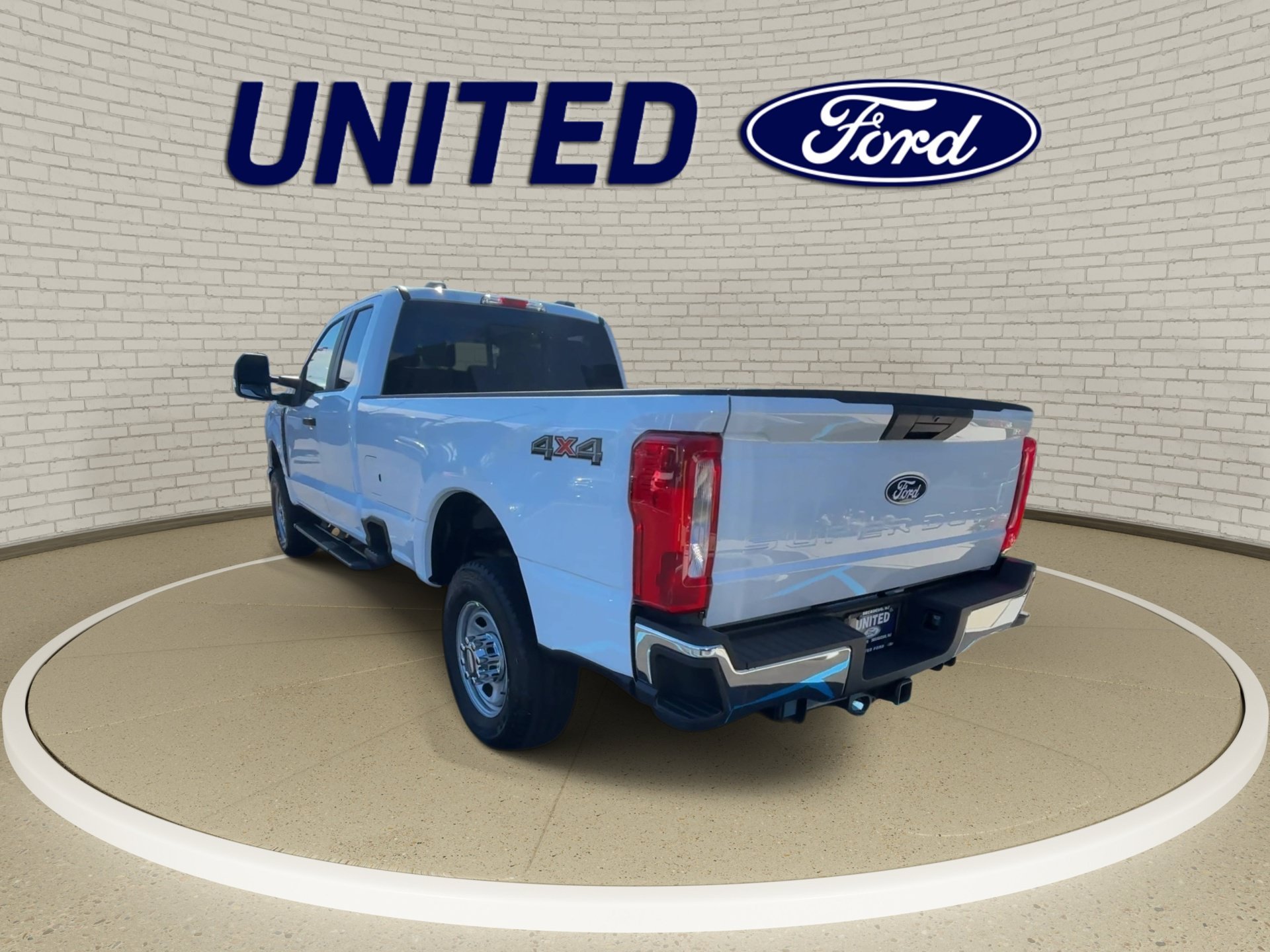 New 2027 Oxford White Ford F-350® XL image 7