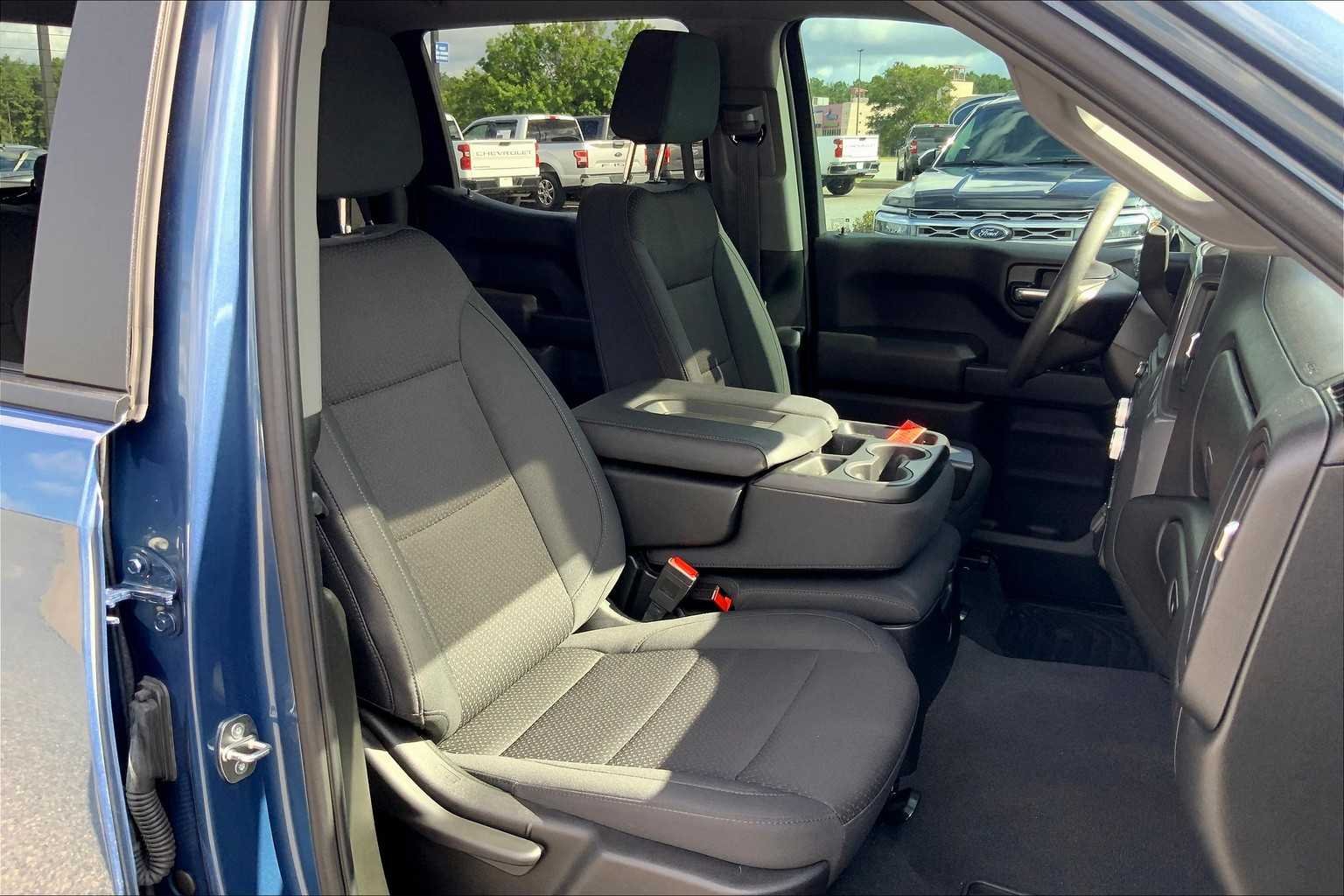 Used 2024 Downpour Metallic GMC Pro image 9
