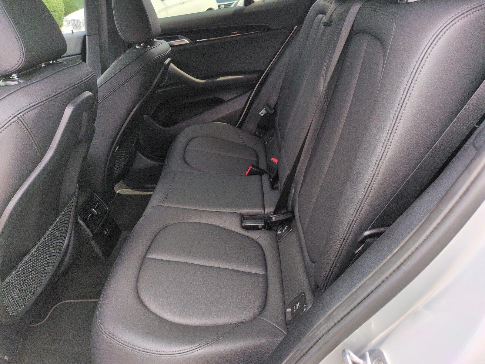 Used 2019 Glacier Silver Metallic BMW sDrive28i image 34