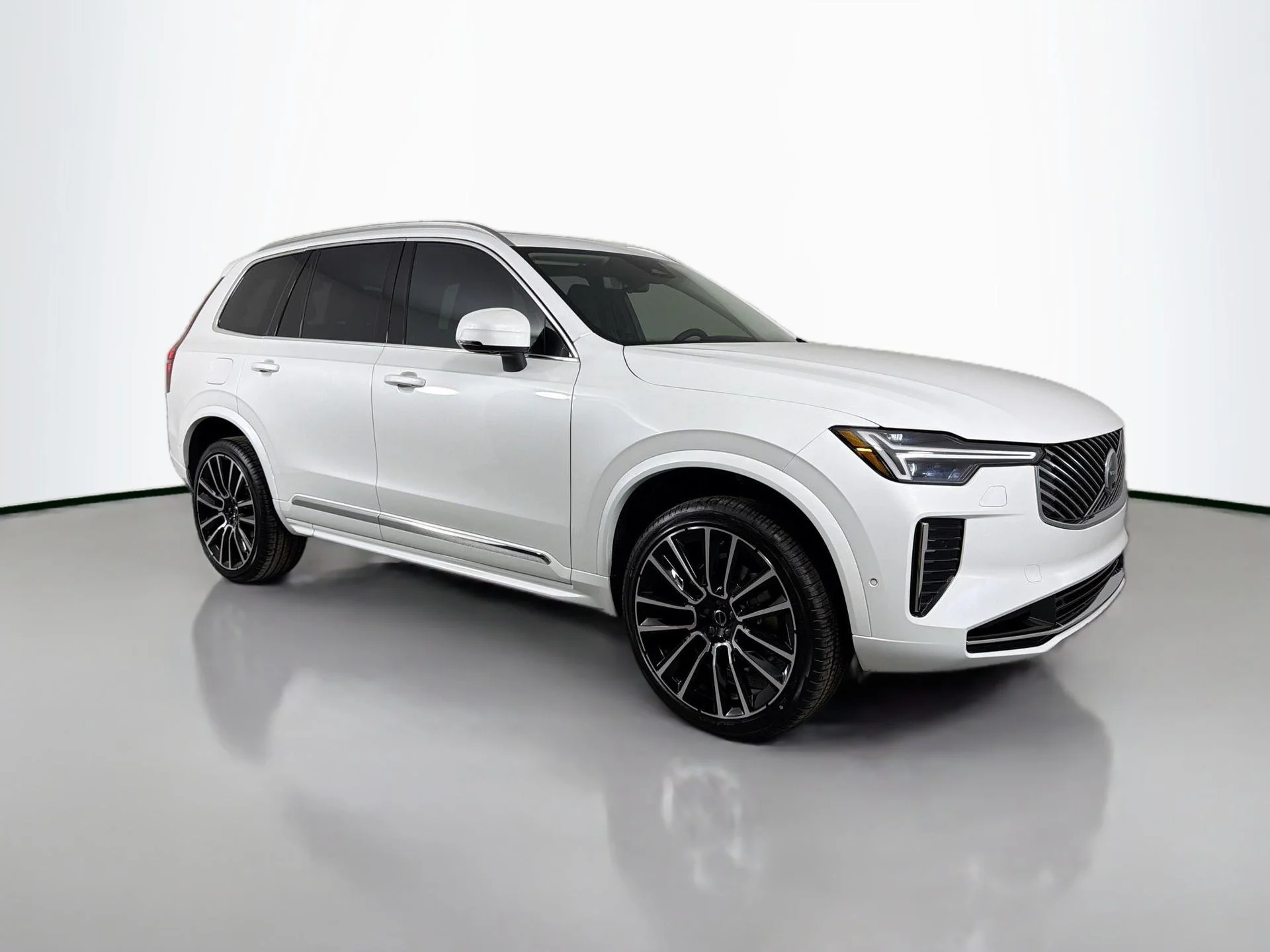 New 2026 Crystal White Volvo Plus image 3