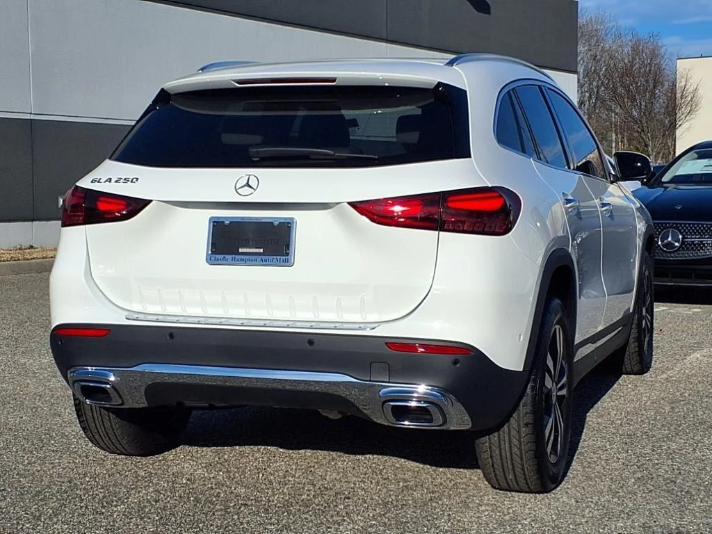 Certified Used 2025 Polar White Mercedes-Benz GLA 250 image 4