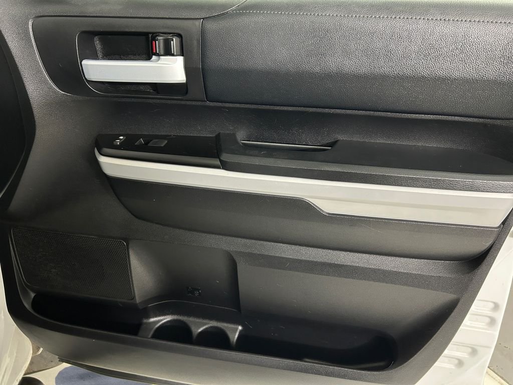 Used 2021 White Toyota SR5 image 15