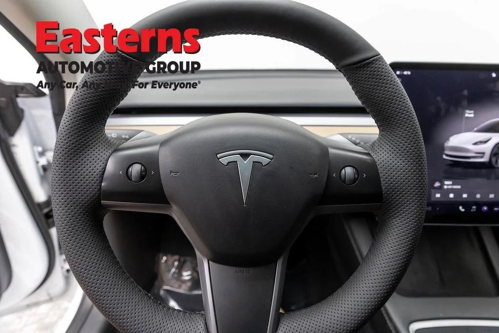Used 2023 White Tesla Base image 11