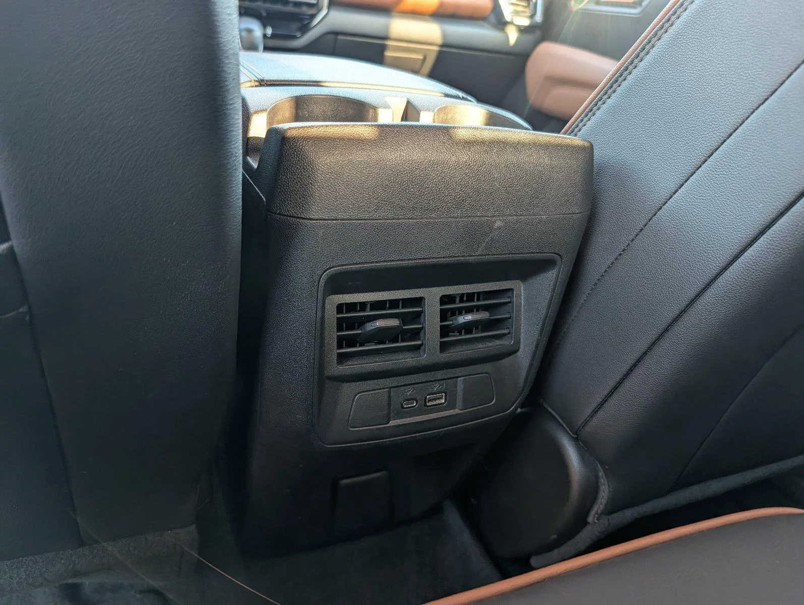 Used 2023 Onyx Black GMC 4WD AT4 image 32