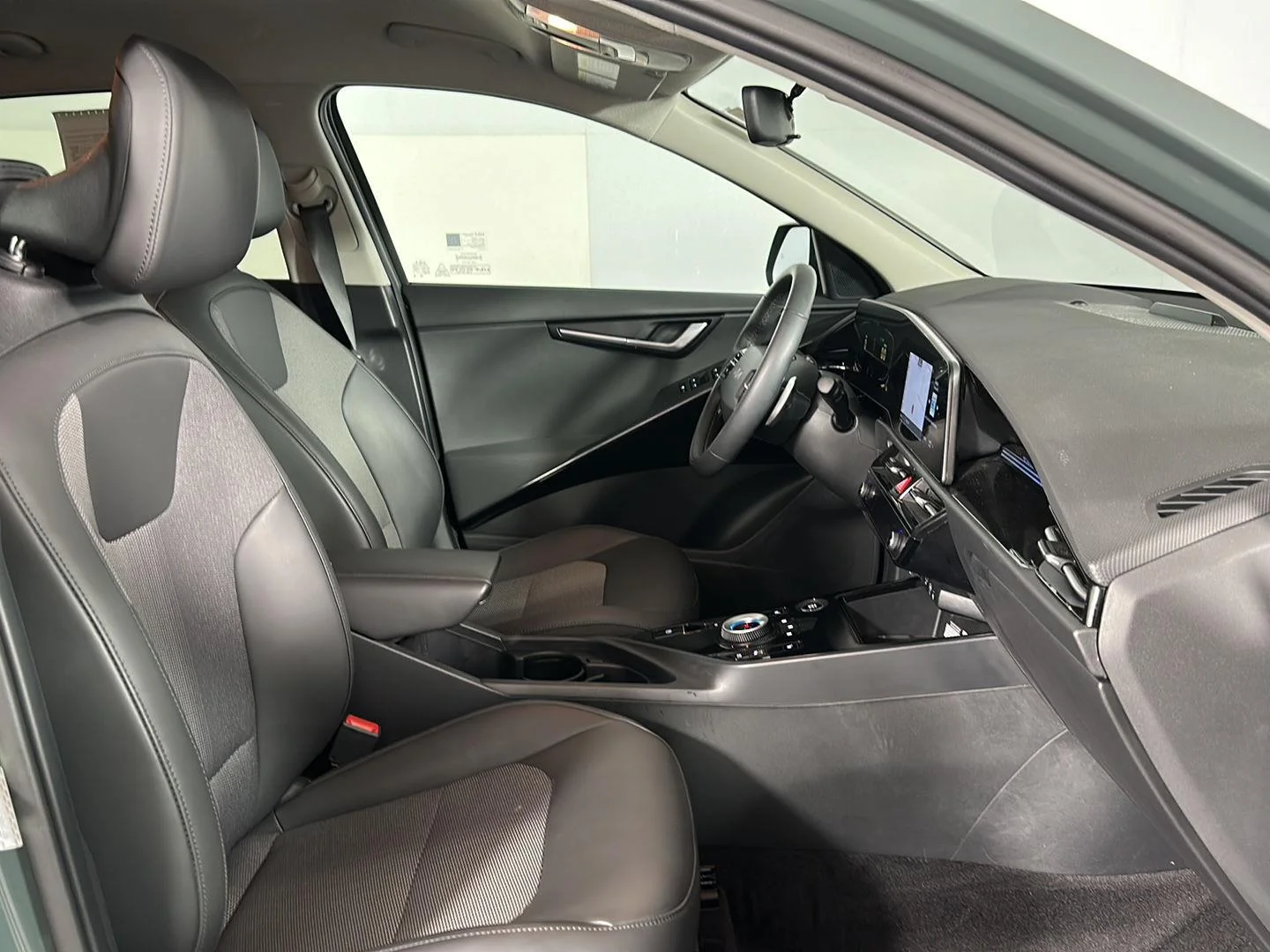 Used 2023 Cityscape Green Kia EX image 25