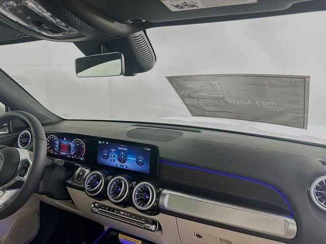 New 2026 Polar White Mercedes-Benz GLB 250 image 28