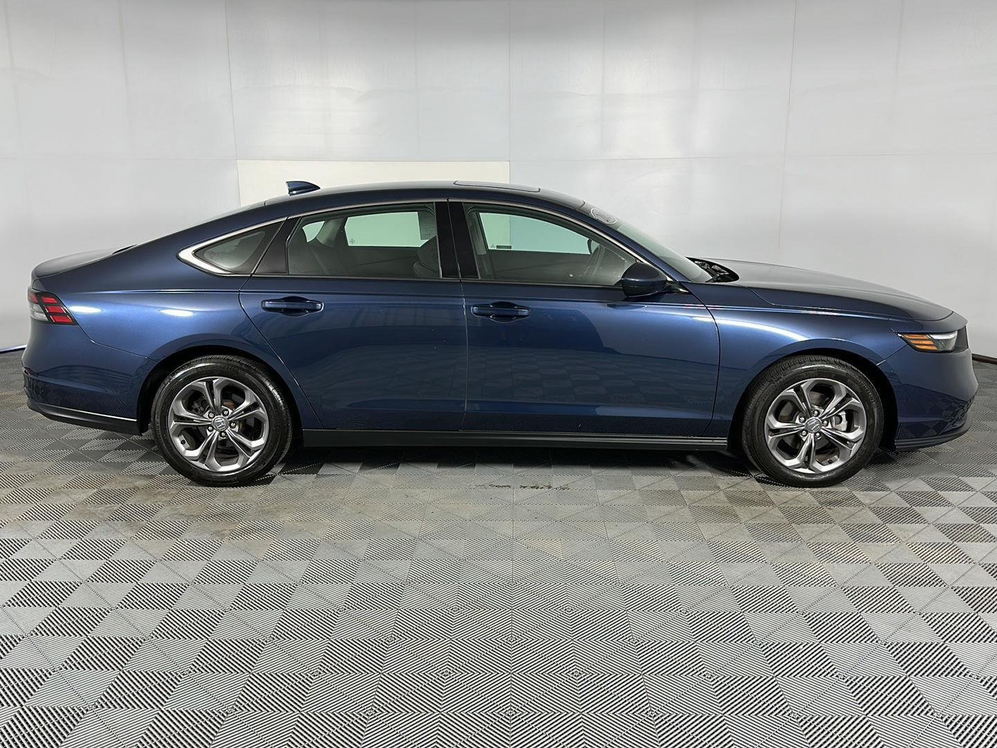 Used 2024 Canyon River Blue Metallic Honda EX image 30
