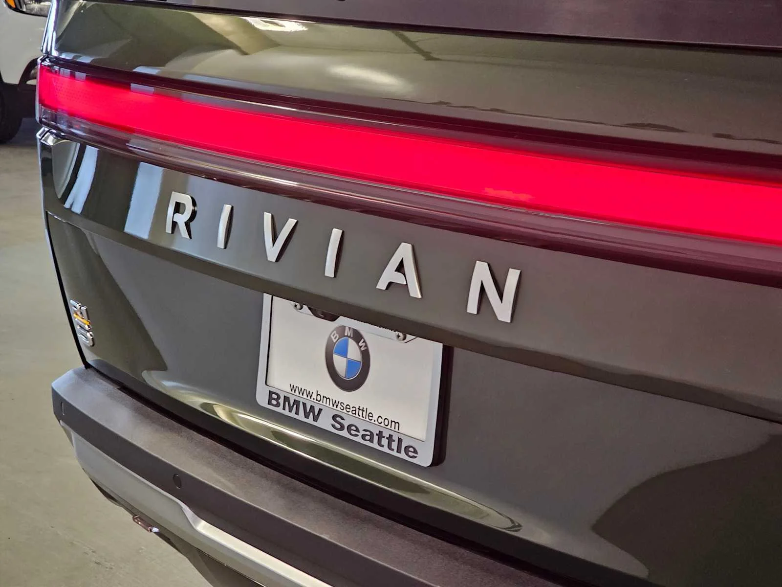Used 2023  Rivian Adventure image 7