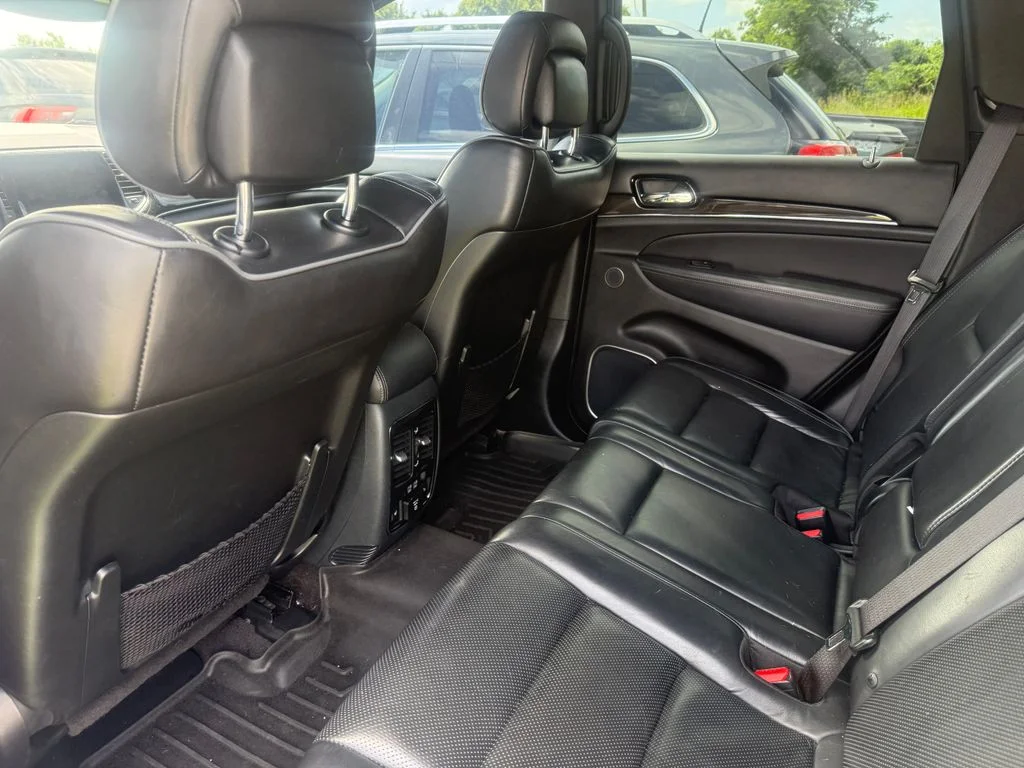 Used 2019 Off-white Jeep Overland image 5