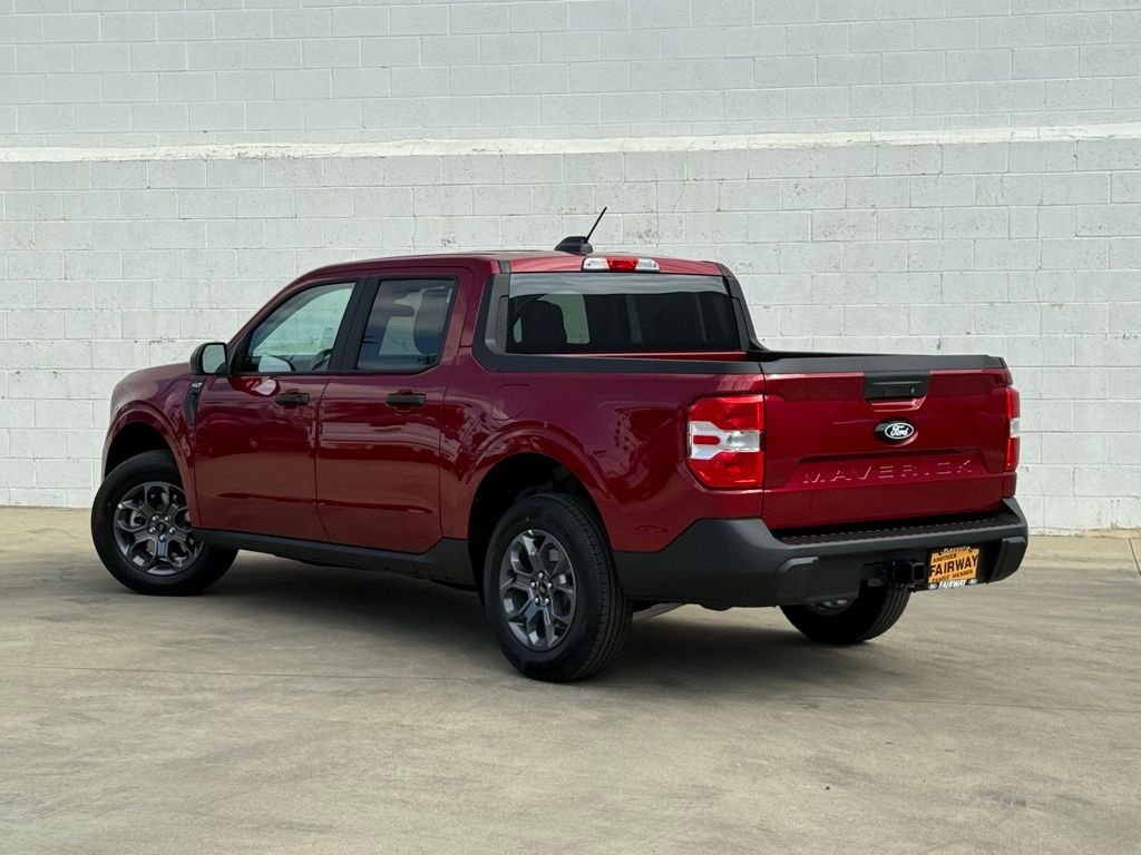 New 2025 Ruby Red Metallic Tinted Clearcoat Ford XLT image 3