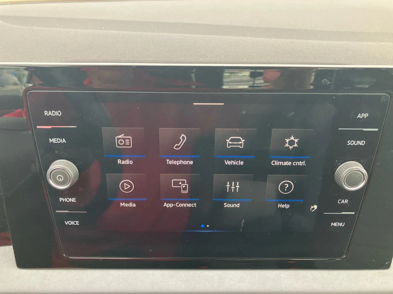 Used 2025 Kings Red Metallic Volkswagen SE image 23