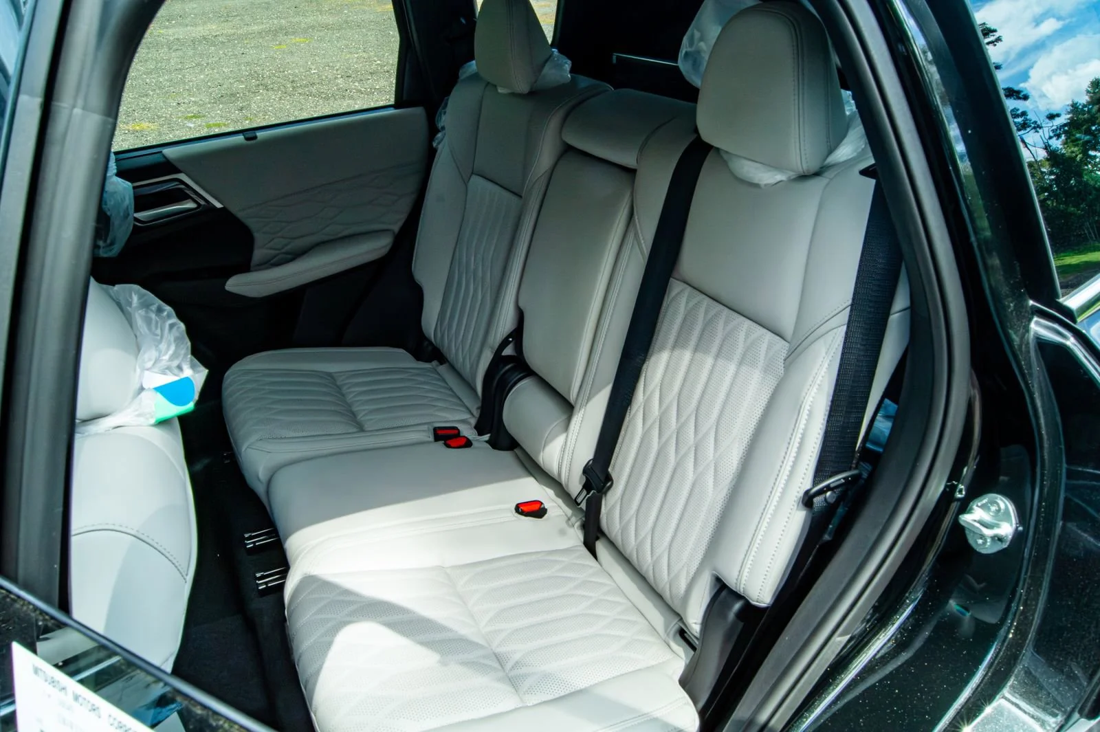 2025 Mitsubishi Outlander SEL Platinum Edition - Photo 14