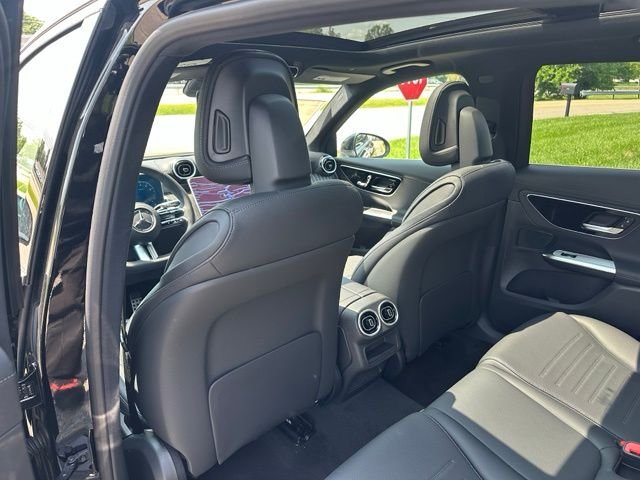 New 2026 Black Mercedes-Benz GLC 300 image 17