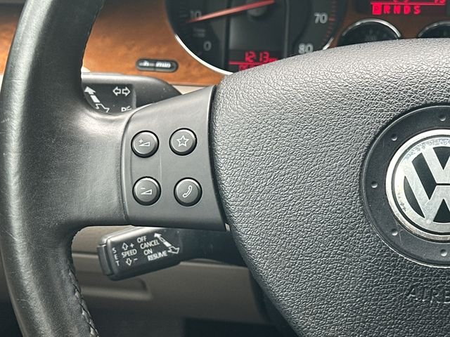 Used 2008  Volkswagen Lux image 24