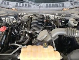 Used 2018 Silver Ford XLT image 9