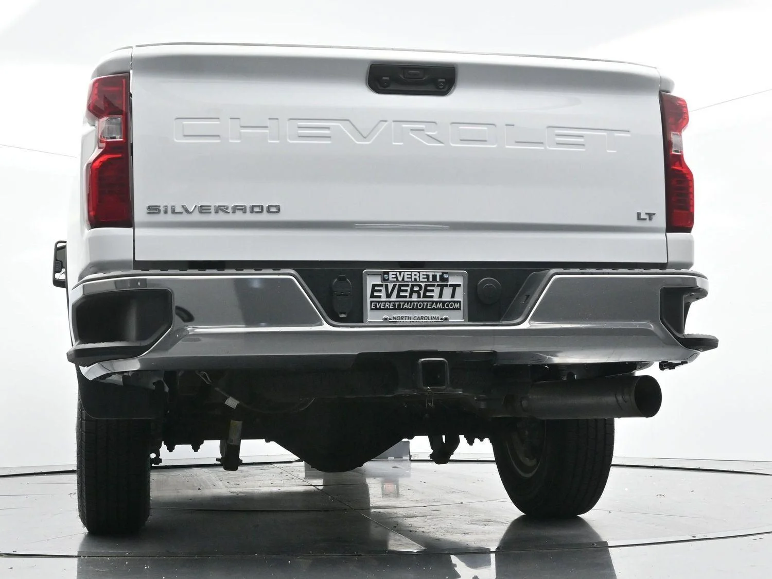 Used 2025 Summit White Chevrolet LT image 49