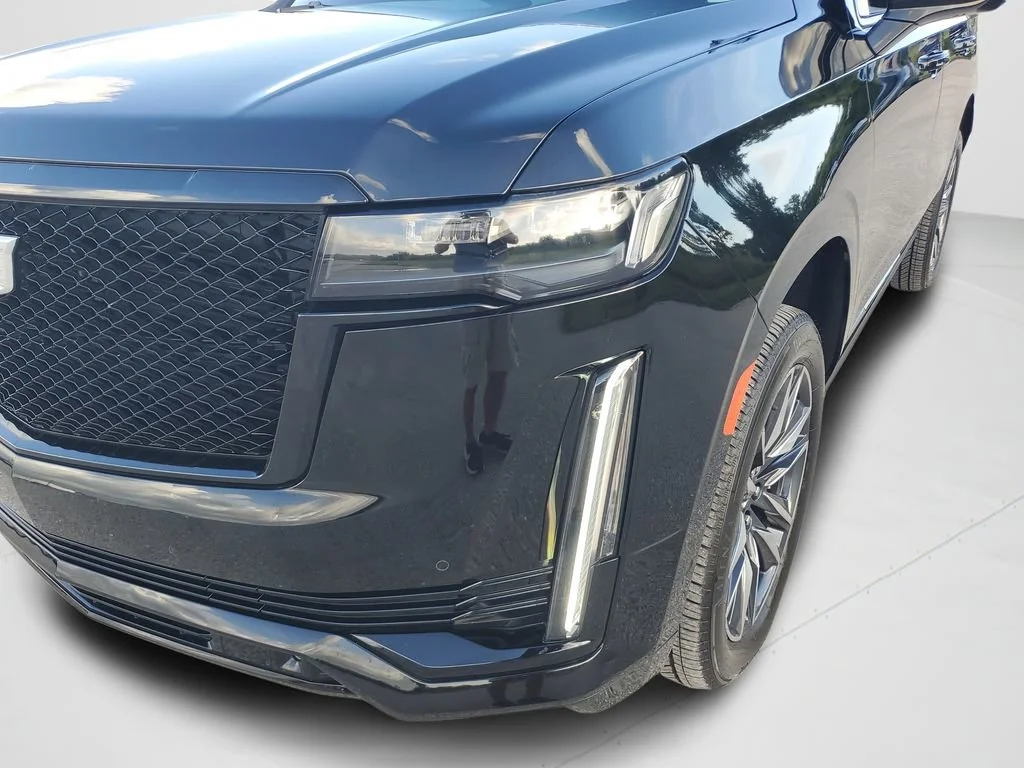 Used 2022 Black Raven Cadillac Sport Platinum image 9