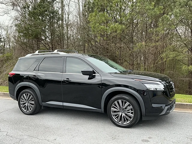 2023 Nissan Pathfinder SL FWD