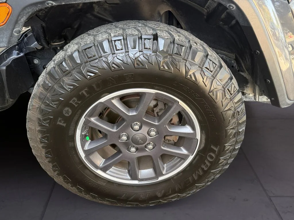 Used 2023 Gray Jeep Overland image 9