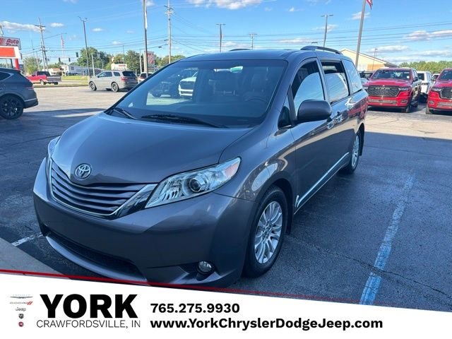 Used 2015 Gray Toyota XLE image 1