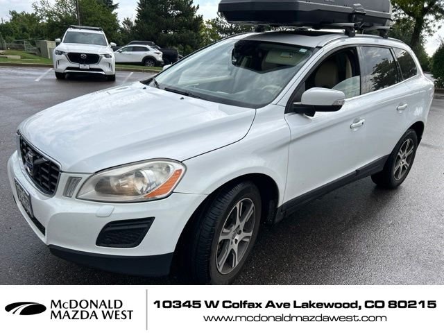 2012 Volvo XC60 T6 AWD Auto R-Design Platinum's photo