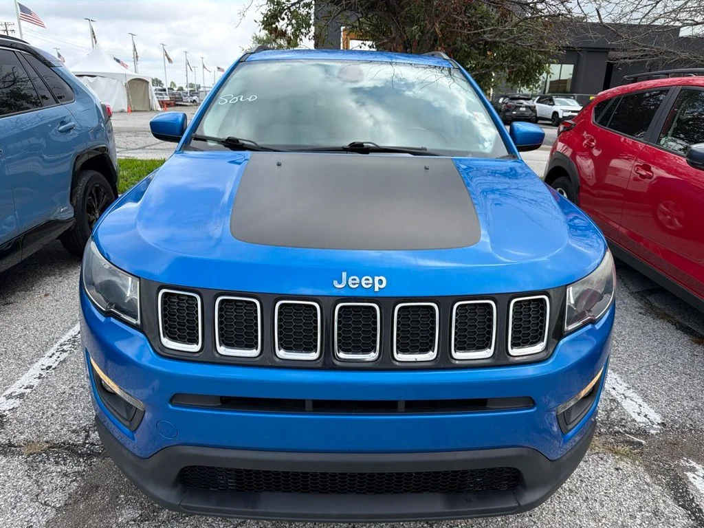 Used 2021 Blue Jeep Latitude image 9