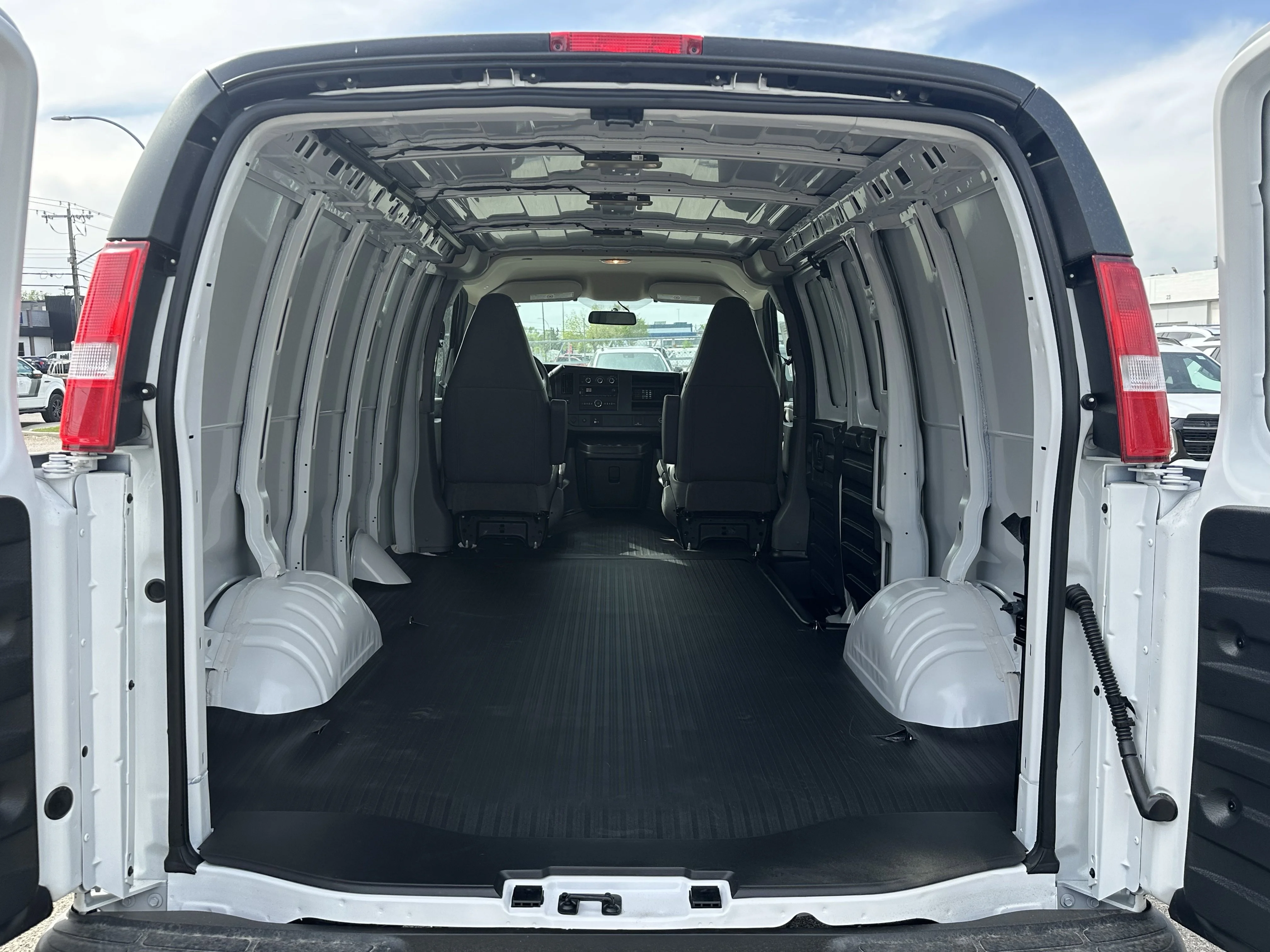 New 2026 Summit White GMC RWD 3500 135 image 8