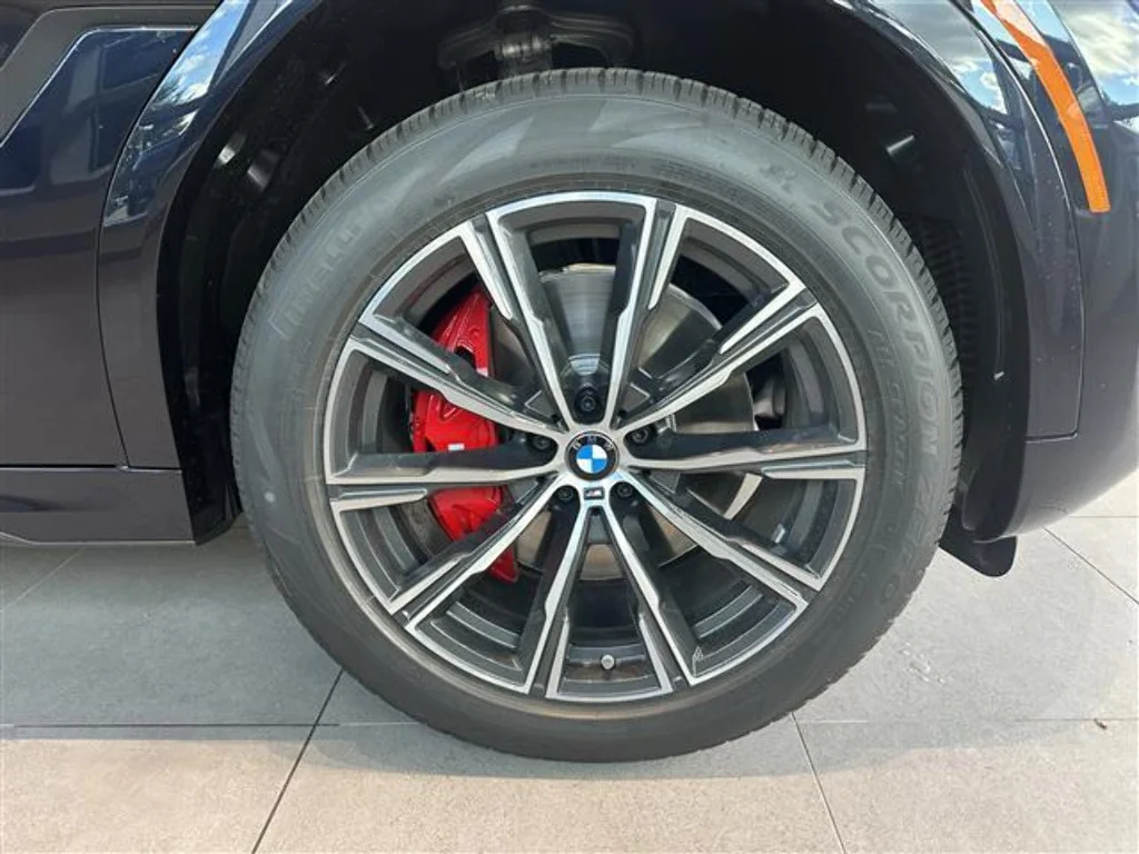 2026 BMW X6 40i - Photo 8