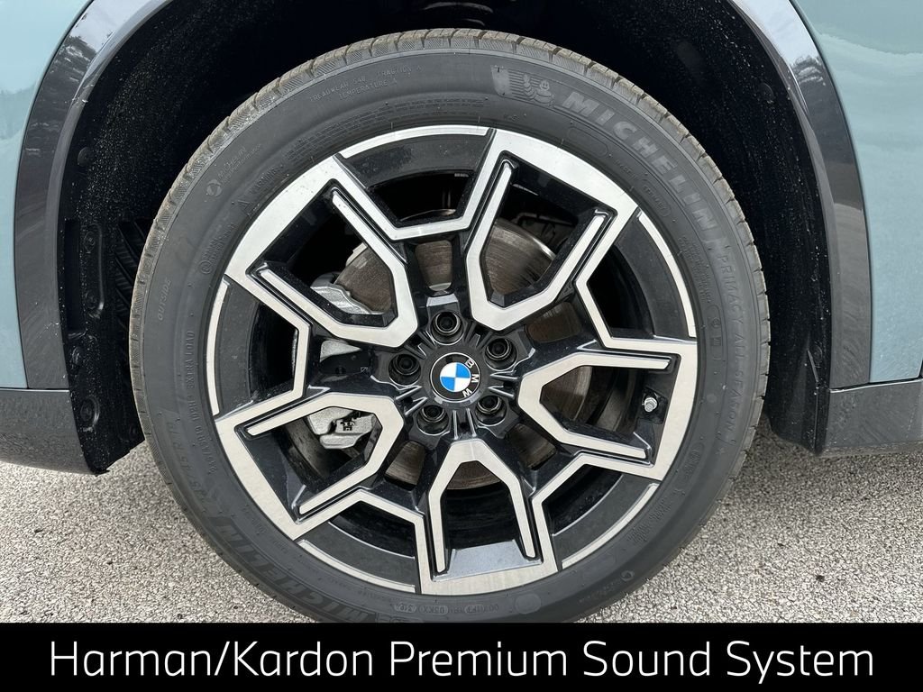 Used 2025 Green BMW xDrive28i image 14