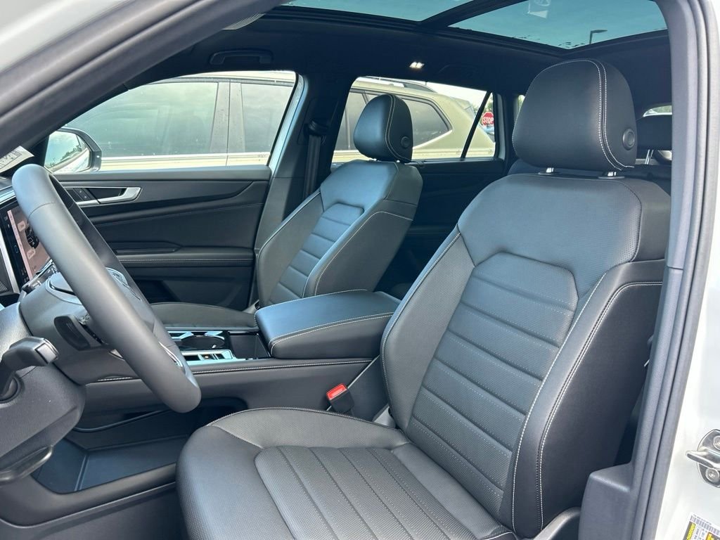 New 2026 White Volkswagen 2.0T SEL R-Line Black image 21