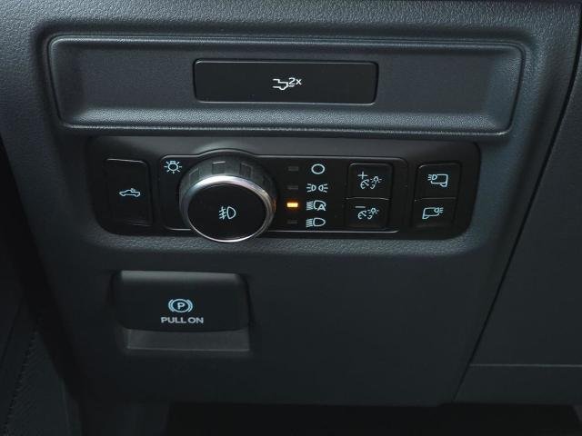New 2026 Carbonized Gray Metallic Ford XLT image 58