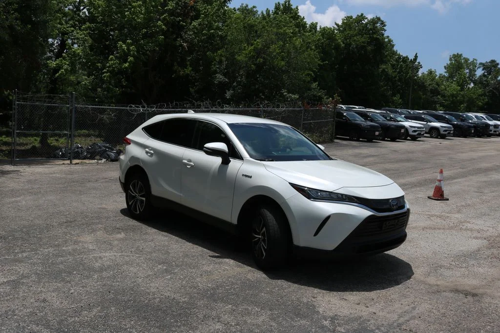Used 2021 White Toyota LE image 7