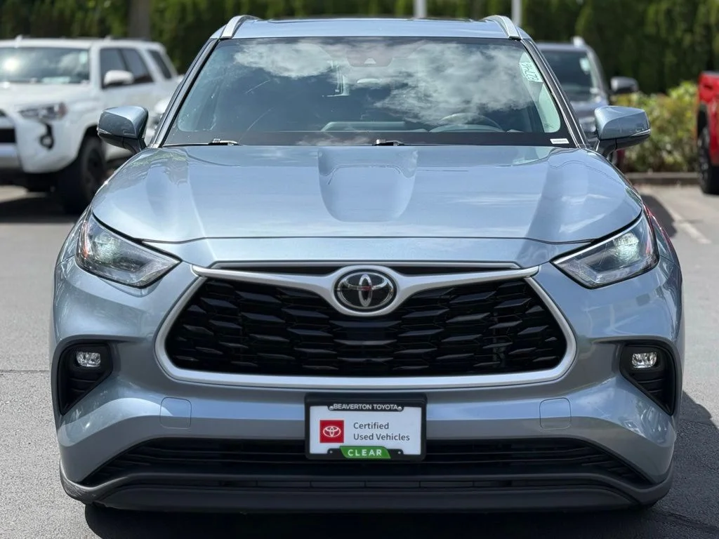 Certified Used 2024  Toyota XLE image 8